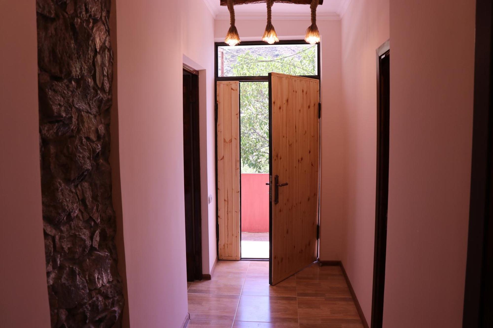 Legend Guest House Yekhegis المظهر الخارجي الصورة