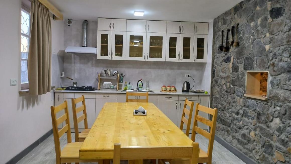Legend Guest House Yekhegis المظهر الخارجي الصورة